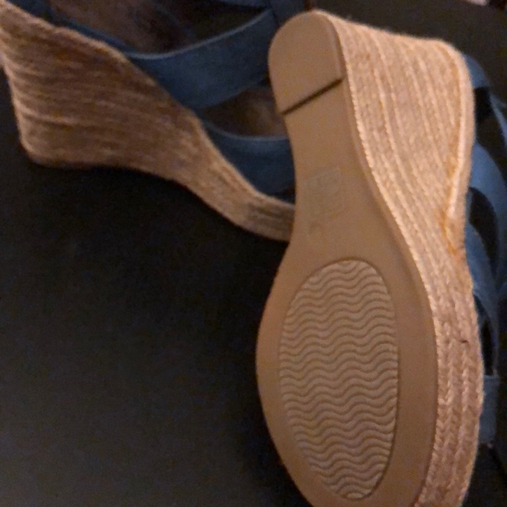 Shoes - Picture 5 of 5